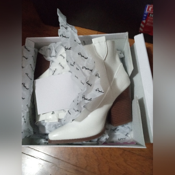 New in box white Crorco boots Sz6 - Picture 4 of 5